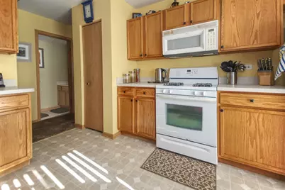 21449 Carlton Street, Crest Hill, IL 60403 - Photo 6