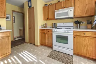 21449 Carlton St, Crest Hill, IL 60403 - Photo 6