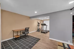 [Address not provided], Buffalo Grove, IL 60089 - Photo 18