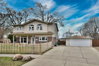 492 Bernice Court, Wheeling, IL 60090 - Photo 2