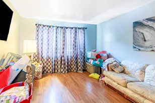 2123 Howard St, Evanston, IL 60202 - Photo 2