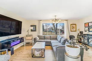 987 Lakewood Dr, Bartlett, IL 60103 - Photo 8