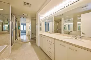 132 E Delaware Pl, Chicago, IL 60611 - Photo 14