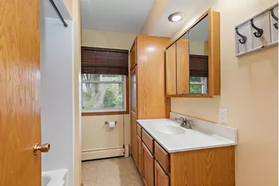 211 E Ottawa Street, Sycamore, IL 60178 - Photo 16