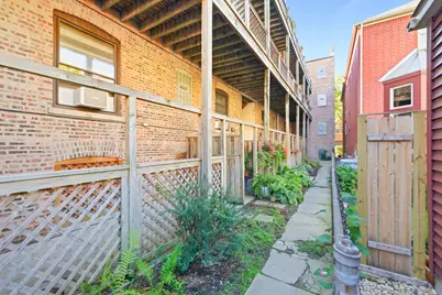 1014 W Barry Avenue #1, Chicago, IL 60657 - Photo 14