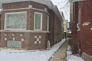 8216 S Rhodes Ave, Chicago, IL 60619 - Photo 2