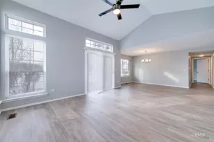 460 Mayflower Ln, Bartlett, IL 60103 - Photo 6