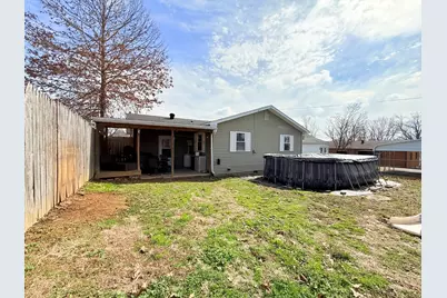 1413 McKinley Street S, Harrisburg, IL 62946 - Photo 4