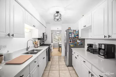 2928 Roberts Drive #8, Woodridge, IL 60517 - Photo 4