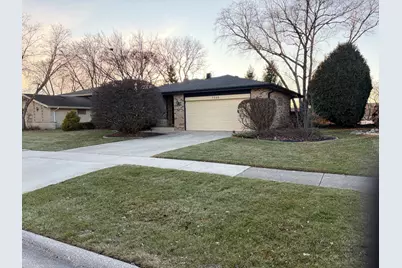 7700 Apple Tree Lane, Willowbrook, IL 60527 - Photo 4