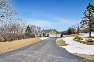 18 Rosewood Dr, Hawthorn Woods, IL 60047 - Photo 2