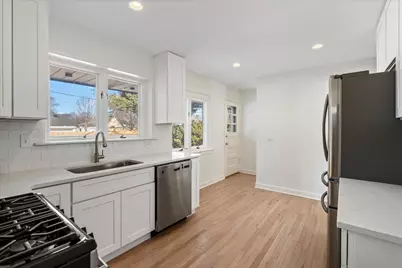 8314 Gross Point Road, Morton Grove, IL 60053 - Photo 10