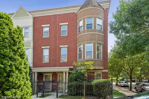 730 W Eastman St, Chicago, IL 60610 - Photo 1