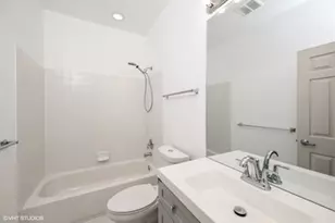 730 W Eastman St, Chicago, IL 60610 - Photo 8