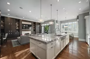 3752 N Janssen St, Chicago, IL 60613 - Photo 26