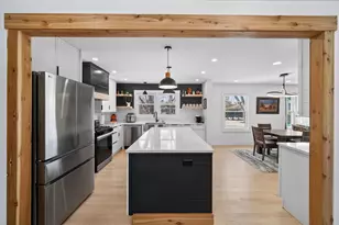 221 Olesen Dr, Naperville, IL 60540 - Photo 8