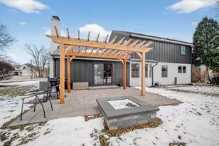 221 Olesen Dr, Naperville, IL 60540 - Photo 44