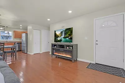 73 Wren Road, Carpentersville, IL 60110 - Photo 4