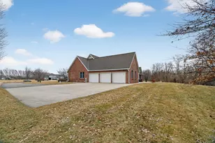 1707 N 2479th Rd, Ottawa, IL 61350 - Photo 24