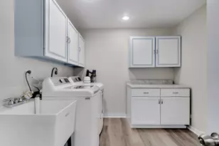 2043 Spring Green Dr, Wheaton, IL 60189 - Photo 12