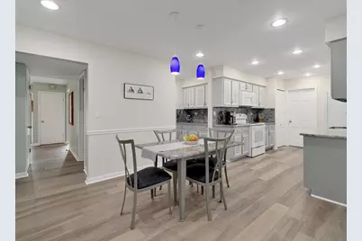 2043 Spring Green Drive, Wheaton, IL 60189 - Photo 8