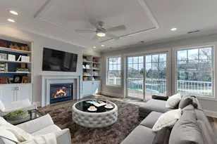 [Address not provided], Elmhurst, IL 60126 - Photo 2