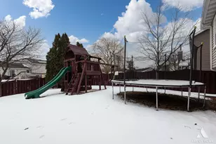 2800 Brisbane Dr, Lake in the Hills, IL 60156 - Photo 32