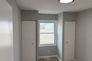 8124 Kensington Ln, Hanover Park, IL 60133 - Photo 22