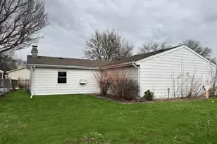 8124 Kensington Ln, Hanover Park, IL 60133 - Photo 30