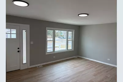 8124 Kensington Lane, Hanover Park, IL 60133 - Photo 4