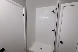 8124 Kensington Ln, Hanover Park, IL 60133 - Photo 18