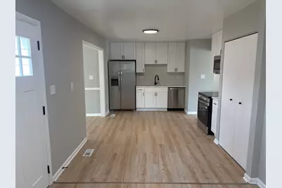 8124 Kensington Lane, Hanover Park, IL 60133 - Photo 10