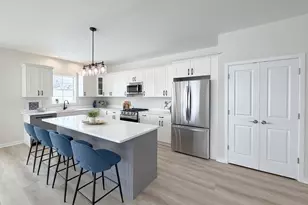 11690 Ryann Rd, Huntley, IL 60142 - Photo 8