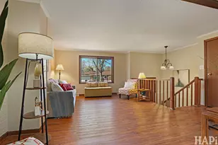 518 Nancy Ct, Wauconda, IL 60084 - Photo 2