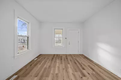1916 31st Street A, Moline, IL 61265 - Photo 4