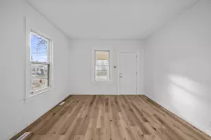 1916 31st Street A, Moline, IL 61265 - Photo 4
