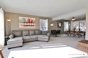 307 Fairfax Ln, Grayslake, IL 60030 - Photo 4