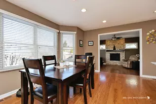 307 Fairfax Ln, Grayslake, IL 60030 - Photo 10