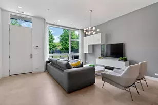 441 W Hobbie St, Chicago, IL 60610 - Photo 2