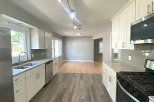 426 E Berteau Ave, Elmhurst, IL 60126 - Photo 8