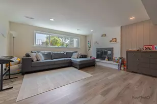 818 Brentwood Ct, Schaumburg, IL 60193 - Photo 16