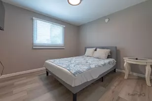 818 Brentwood Ct, Schaumburg, IL 60193 - Photo 10