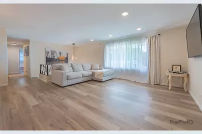 818 Brentwood Court, Schaumburg, IL 60193 - Photo 6