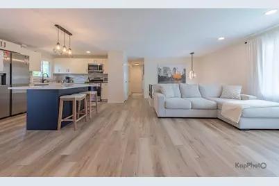 818 Brentwood Court, Schaumburg, IL 60193 - Photo 2