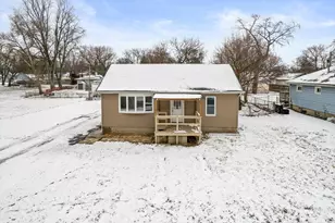 1146 S Union St, Aurora, IL 60505 - Photo 2