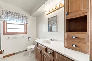 844 S 7th St, Dekalb, IL 60115 - Photo 16