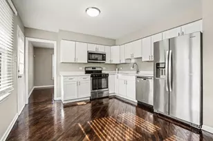 18103 Cherrywood Ln, Homewood, IL 60430 - Photo 4