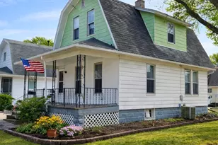 411 W Park St, Morrison, IL 61270 - Photo 2