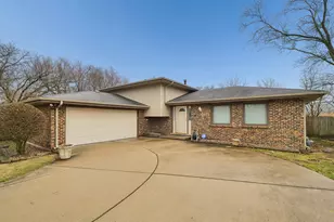 4921 Lakeshore Dr, Richton Park, IL 60471 - Photo 2