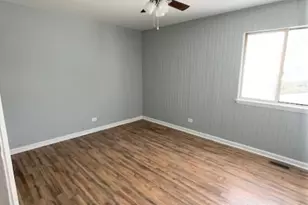 28 Chaucer Ln, Streamwood, IL 60107 - Photo 10